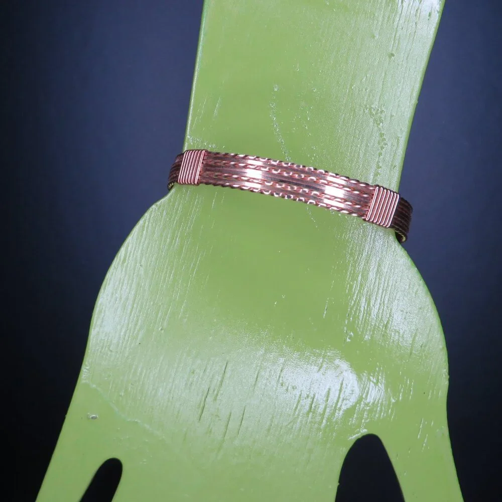 14K Gold Wire Bracelet - Picture 3 of 13